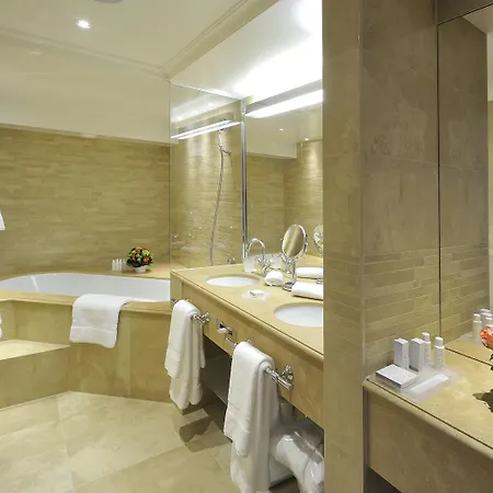 De La Cigogne Szálloda 5*