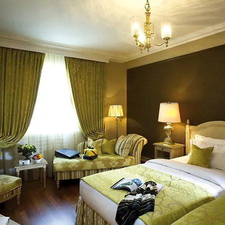 De La Cigogne Szálloda 5*