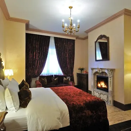 De La Cigogne Hotel