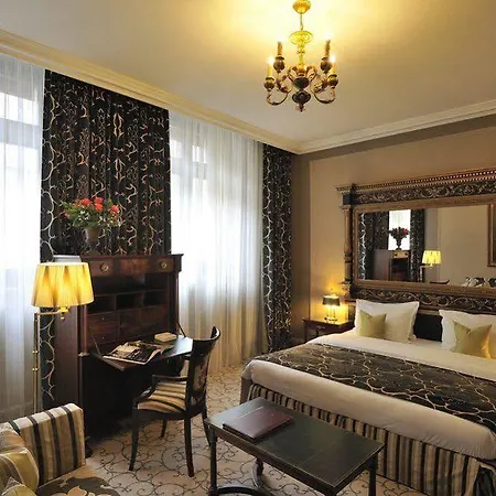 De La Cigogne Hotel 5*